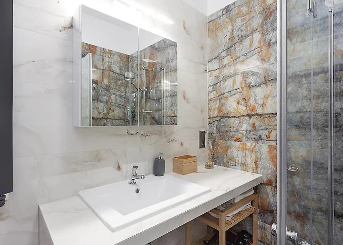 Right In The Heart Of Apartment *